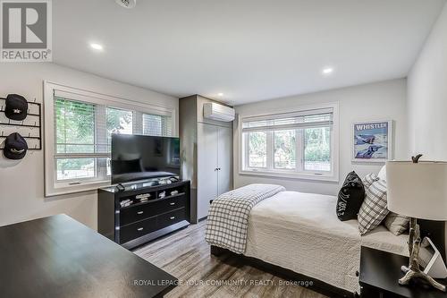 34 Connaught Avenue, Aurora (Aurora Village), ON - Indoor Photo Showing Kitchen