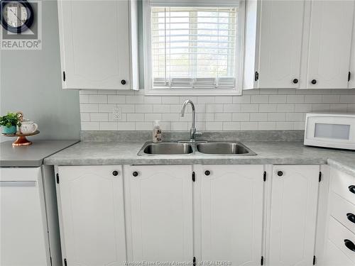 3084 Erindale, Windsor, ON - Indoor Photo Showing Kitchen With Double Sink