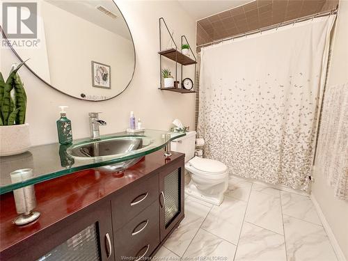 3084 Erindale, Windsor, ON - Indoor Photo Showing Bathroom