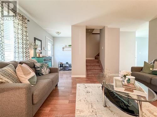 3084 Erindale, Windsor, ON - Indoor Photo Showing Living Room