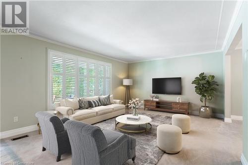 38 Robinhood Drive, Dundas, ON - Indoor Photo Showing Living Room