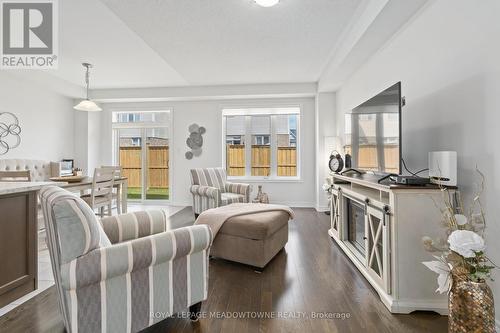 116 Mutrie Boulevard, Guelph/Eramosa, ON - Indoor Photo Showing Living Room