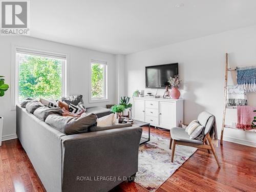 9 - 99 Goodwood Park Court, Toronto (Crescent Town), ON - Indoor Photo Showing Living Room