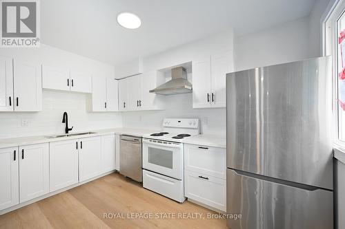 3 Holmstead Court, Brampton, ON - Indoor Photo Showing Kitchen With Double Sink