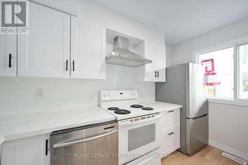 3 Holmstead Court, Brampton, ON - Indoor Photo Showing Kitchen