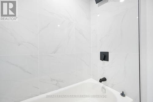 3 Holmstead Court, Brampton, ON - Indoor Photo Showing Bathroom