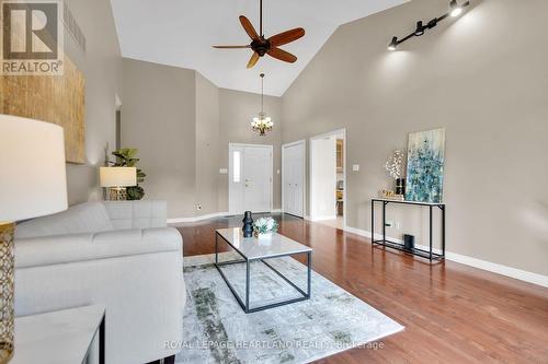 532 Carling Street, South Huron (Exeter), ON - Indoor Photo Showing Living Room