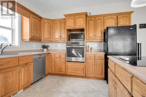 532 Carling Street, South Huron (Exeter), ON - Indoor Photo Showing Kitchen