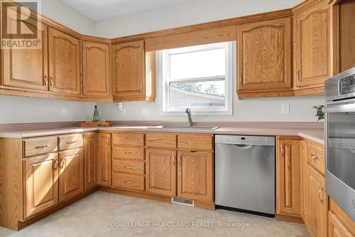 532 Carling Street, South Huron (Exeter), ON - Indoor Photo Showing Kitchen