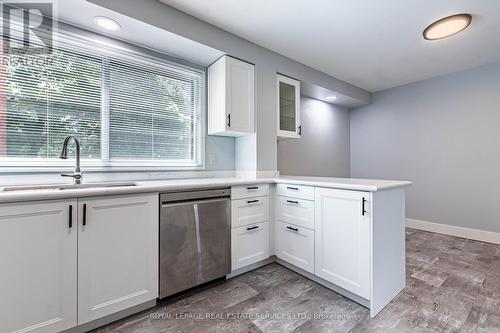 35 - 1855 Maple Ridge Drive, Mississauga (Rathwood), ON - Indoor Photo Showing Kitchen