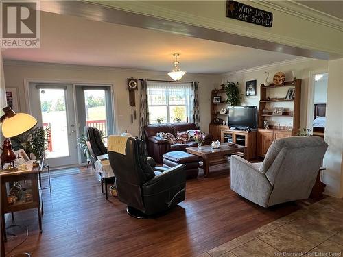 15 South Tilley Road, Tilley, NB - Indoor Photo Showing Living Room