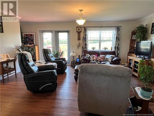 15 South Tilley Road, Tilley, NB - Indoor Photo Showing Living Room