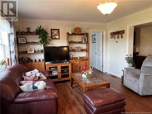 15 South Tilley Road, Tilley, NB - Indoor Photo Showing Living Room