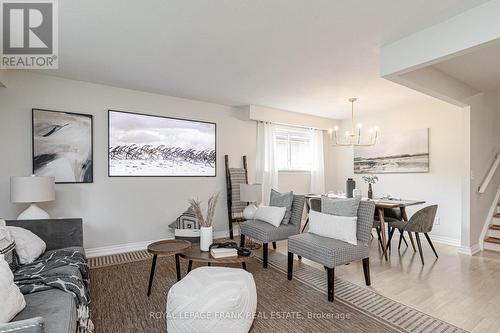 493 Dianne Drive, Oshawa (Donevan), ON - Indoor Photo Showing Living Room