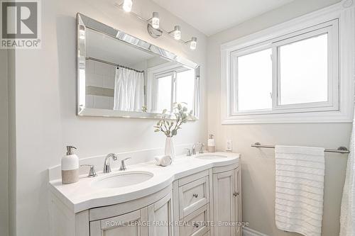 493 Dianne Drive, Oshawa (Donevan), ON - Indoor Photo Showing Bathroom