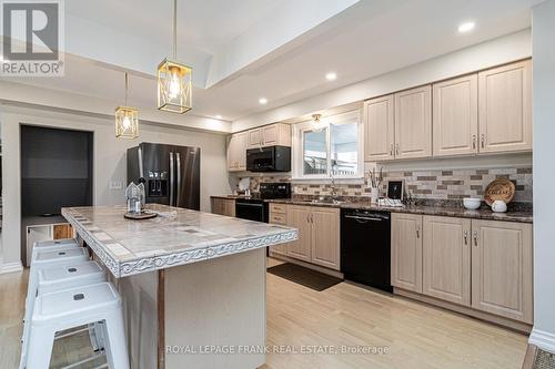 493 Dianne Drive, Oshawa (Donevan), ON - Indoor Photo Showing Kitchen