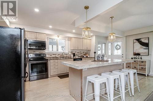 493 Dianne Drive, Oshawa (Donevan), ON - Indoor Photo Showing Kitchen