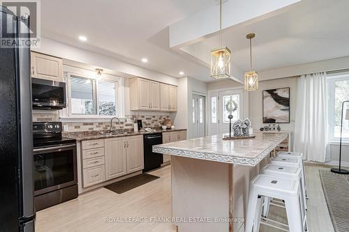 493 Dianne Drive, Oshawa (Donevan), ON - Indoor Photo Showing Kitchen