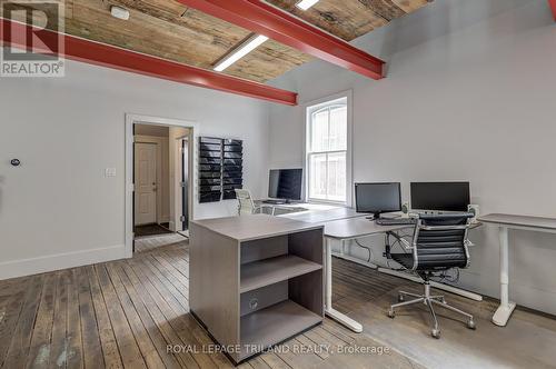 351 Oxford Street E, London, ON - Indoor Photo Showing Office