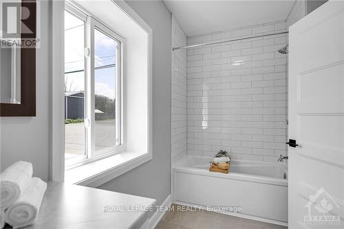 3269 Yorks Corners Road, Ottawa, ON - Indoor Photo Showing Bathroom