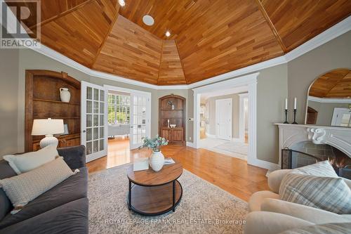 42 Buggey Lane, Ajax (Northeast Ajax), ON - Indoor Photo Showing Living Room