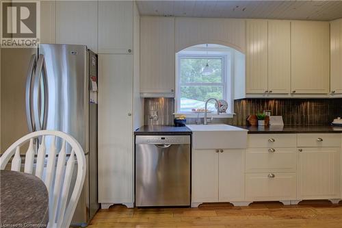 1164 Brantford Highway, Cambridge, ON - Indoor Photo Showing Kitchen