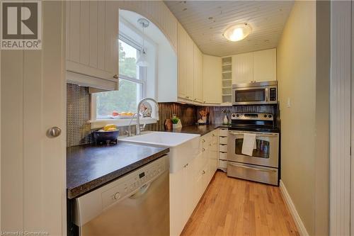 1164 Brantford Highway, Cambridge, ON - Indoor Photo Showing Kitchen