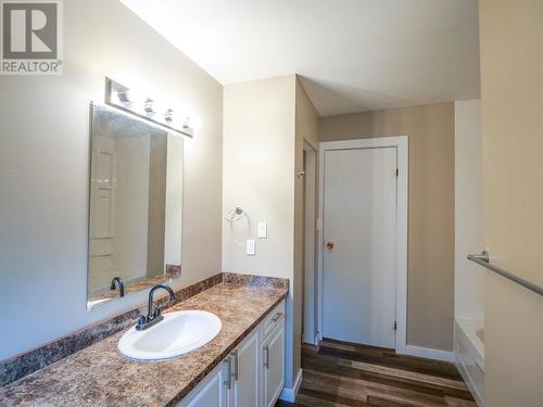 489 Adam Street, Quesnel, BC - Indoor Photo Showing Bathroom