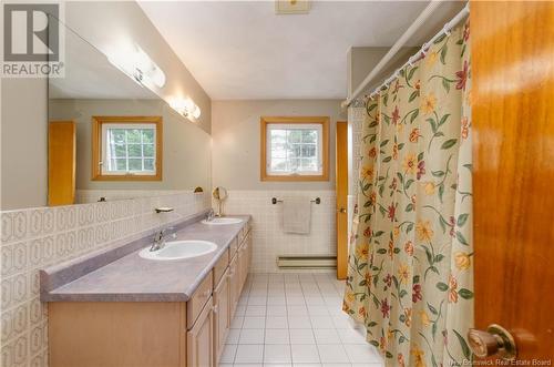 84 Glengrove Road, Moncton, NB - Indoor Photo Showing Bathroom