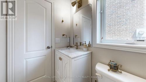 135 Courtland Crescent, East Gwillimbury, ON - Indoor Photo Showing Bathroom