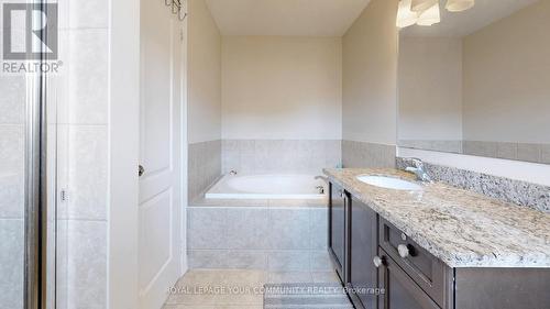 135 Courtland Crescent, East Gwillimbury, ON - Indoor Photo Showing Bathroom