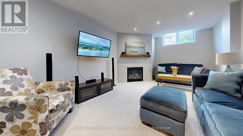 135 Courtland Crescent, East Gwillimbury, ON - Indoor Photo Showing Living Room With Fireplace