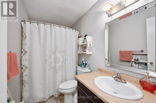 151 Paperbirch Crescent, London, ON - Indoor Photo Showing Bathroom