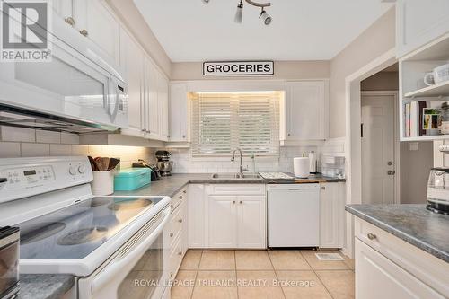 151 Paperbirch Crescent, London, ON - Indoor Photo Showing Kitchen With Double Sink