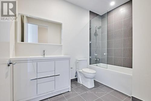 1414 - 212 King William Street, Hamilton (Beasley), ON - Indoor Photo Showing Bathroom