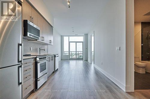 1414 - 212 King William Street, Hamilton (Beasley), ON - Indoor Photo Showing Kitchen With Stainless Steel Kitchen