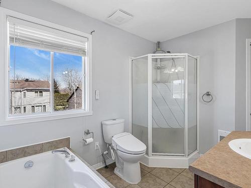 Bathroom - 161 Rue Des Abbesses, Vaudreuil-Dorion, QC - Indoor Photo Showing Bathroom