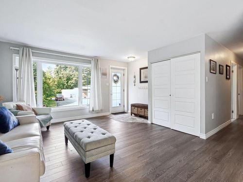 Salon - 80 24E Avenue, Pincourt, QC - Indoor Photo Showing Living Room