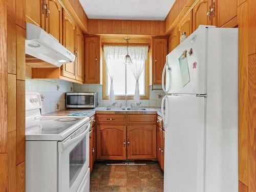 Cuisine - 20 19E Avenue, Beauharnois, QC - Indoor Photo Showing Kitchen With Double Sink