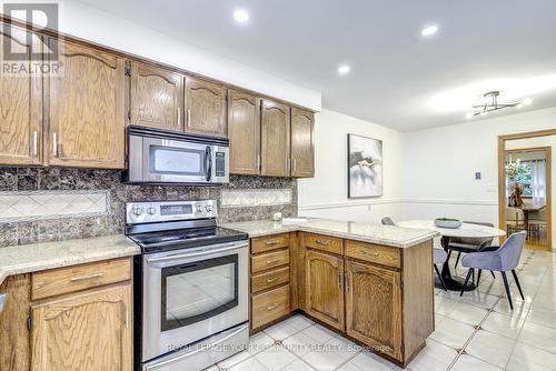 127 Marsi Road, Richmond Hill, ON - Indoor Photo Showing Kitchen