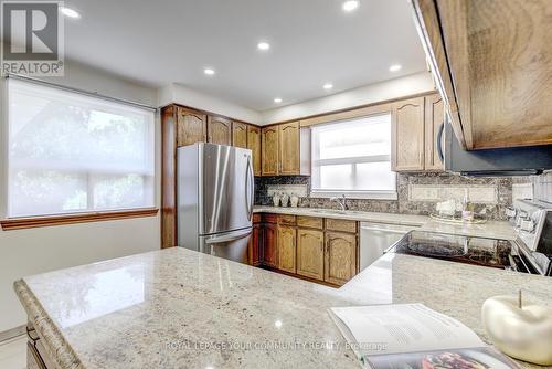 127 Marsi Road, Richmond Hill (North Richvale), ON - Indoor Photo Showing Kitchen