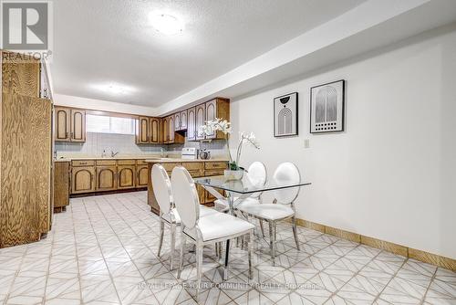 127 Marsi Road, Richmond Hill, ON - Indoor Photo Showing Dining Room