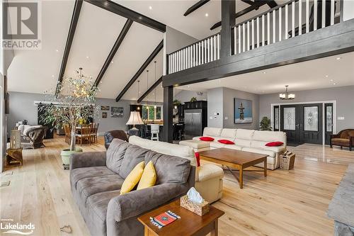 1827 Crystal Lake Road, Trent Lakes, ON - Indoor Photo Showing Living Room