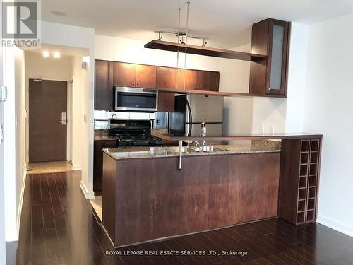 3802 - 35 Mariner Terrace, Toronto, ON - Indoor Photo Showing Kitchen