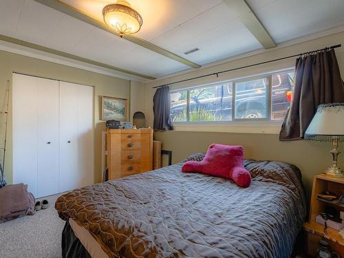 1570 Southview Terrace, Kamloops, BC - Indoor Photo Showing Bedroom