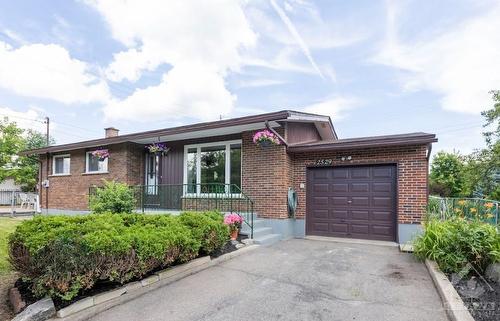 2529 Kaladar Avenue, Ottawa, ON 