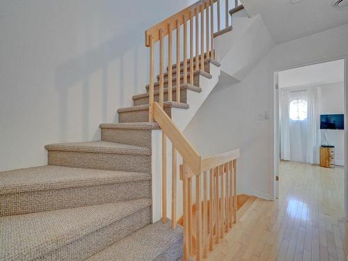 Escalier - 840 Av. D'Isère, Saint-Lambert, QC 