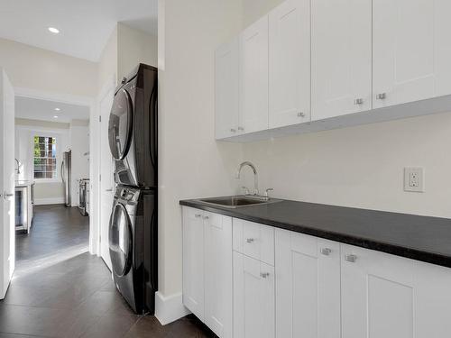 Salle de lavage - 2 Rue Du Moulin, Saint-André-D'Argenteuil, QC - Indoor Photo Showing Laundry Room