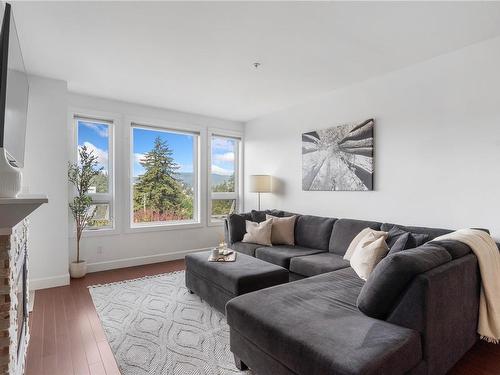 305-3210 Jacklin Rd, Langford, BC - Indoor Photo Showing Living Room