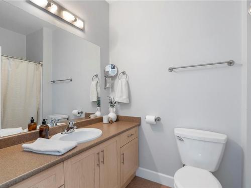 305-3210 Jacklin Rd, Langford, BC - Indoor Photo Showing Bathroom